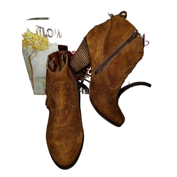 STEVE MADDEN Carmel Suede Women’s Boots Cowboy Fringe Block Heel Size 7.5 - Picture 1 of 9